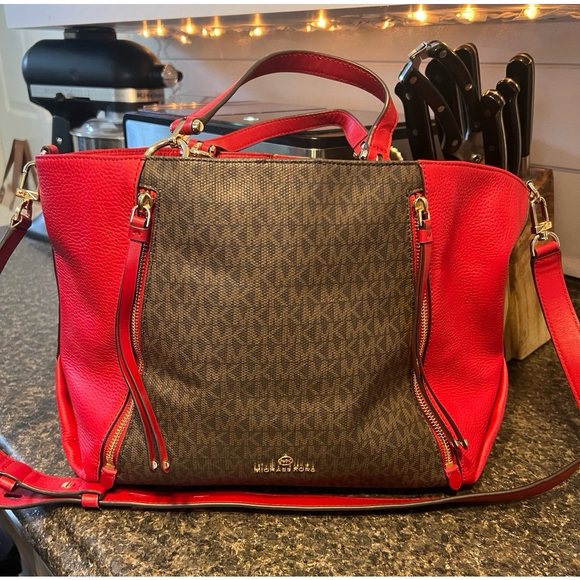 MICHAEL KORS Brooklyn Large Logo and Pebbled Leather Tote Bag Red/Brown - Picture 2 of 11